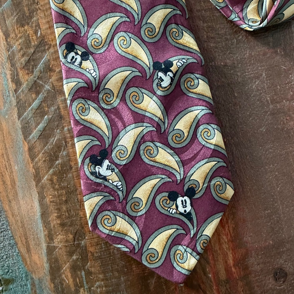 Vintage Hidden Mickey with Paisley 100% Silk Maroon Tie Approx 4"W 58"L RN73469 - Picture 2 of 8